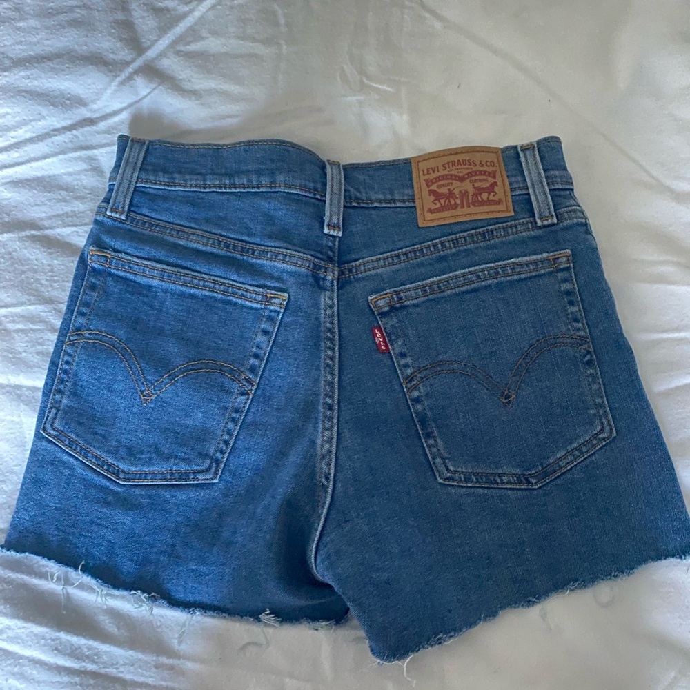 Levi denim jean shorts cut off distress - Picture 4 of 5